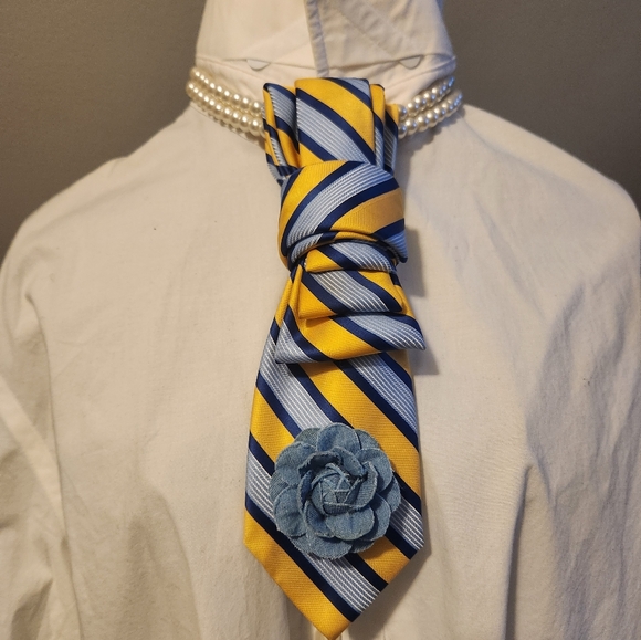 Necktie Necklace - Picture 2 of 4
